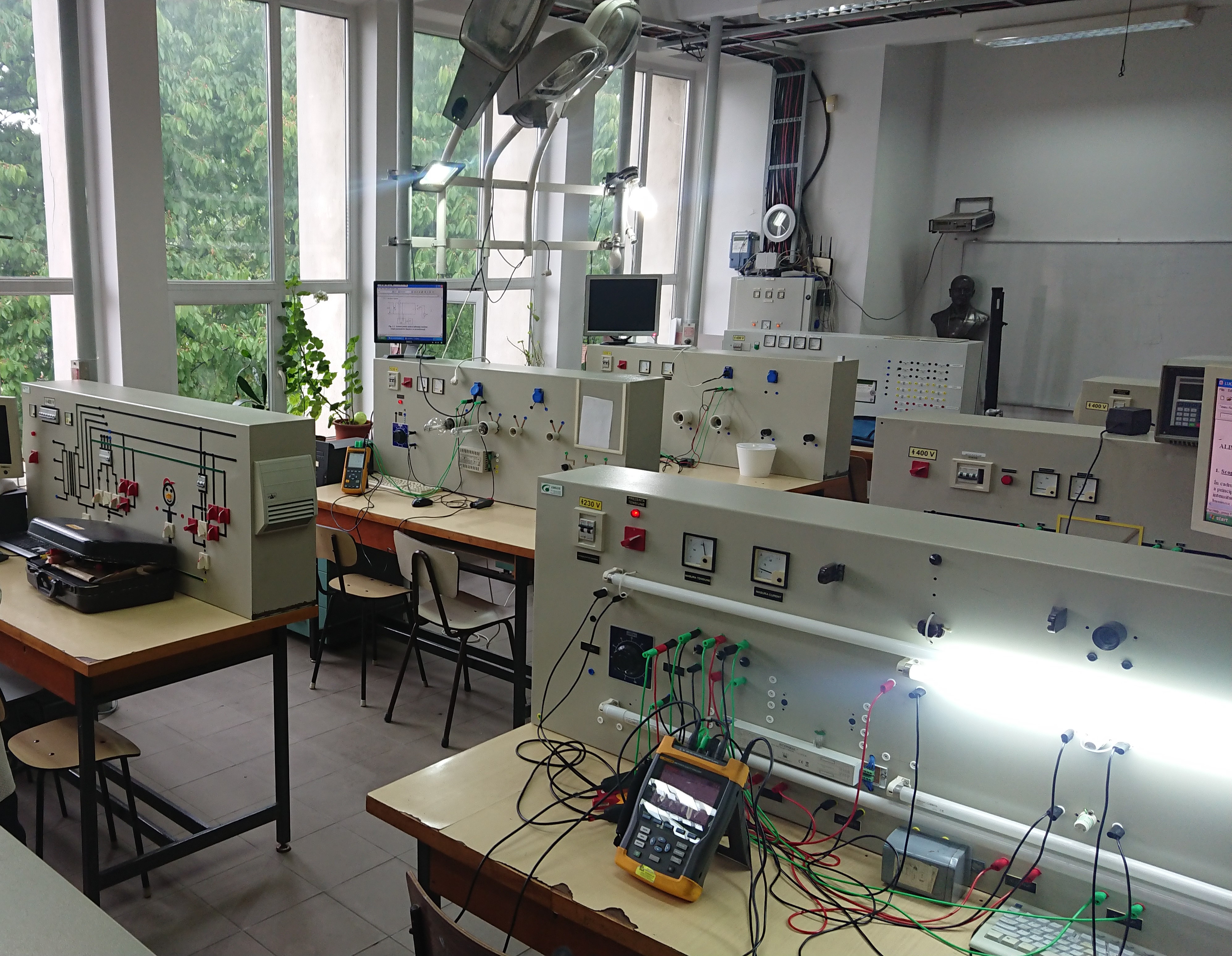 Utilizarea și Calitatea Energiei Electrice